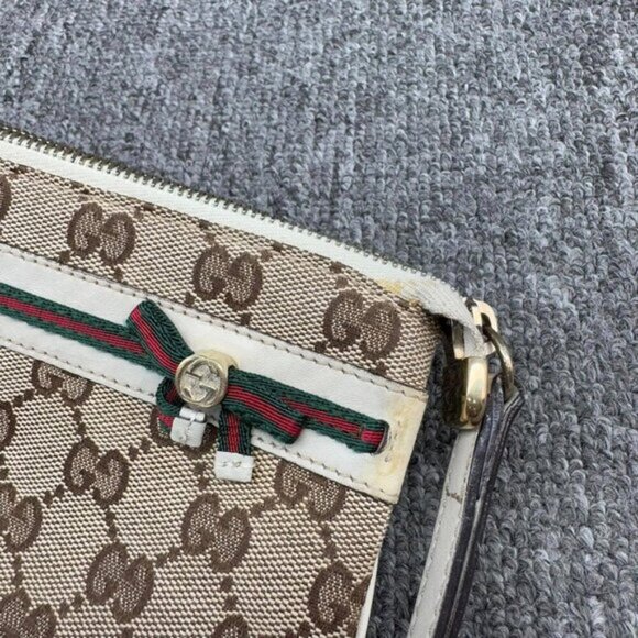 Gucci GG Leather Wristlet Bag 173-020425 - Picture 7 of 10